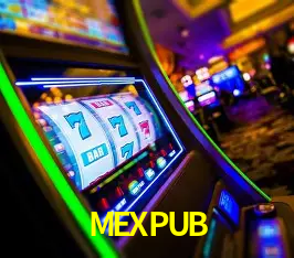 Una escena digital vívida inspirada en casino con MEXPUB mostrado prominentemente, luces brillantes, fichas, cartas y acentos dorados.